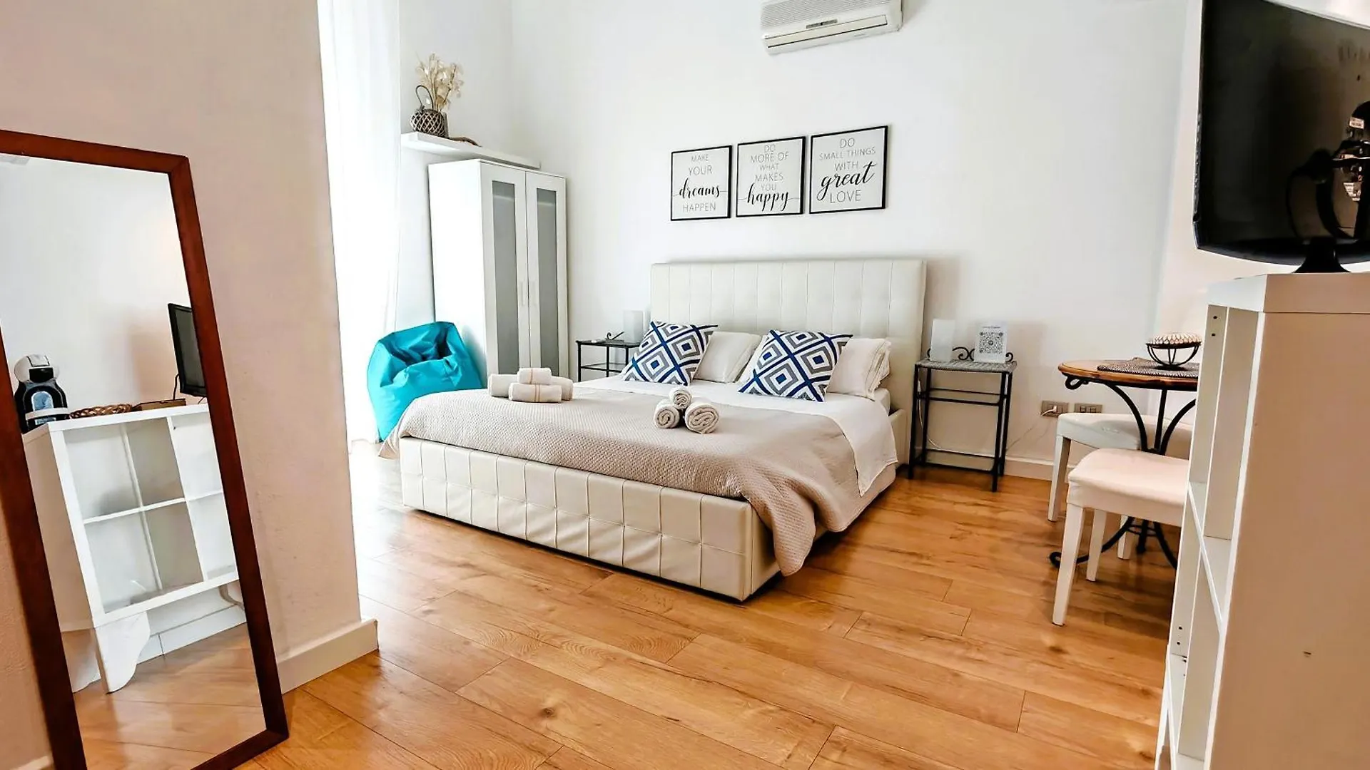 Krly Rooms Κάλιαρι Bed and Breakfast