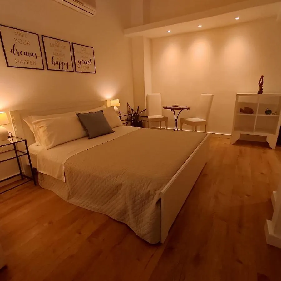 Krly Exclusive Rooms Cagliari Italy